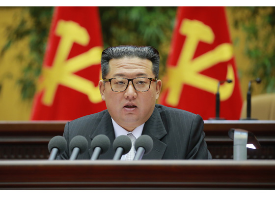 조선로동당 제2차 초급당비서대회 개막
경애하는 김정은동지께서 대회를 지도하시였다