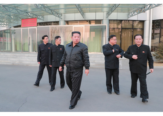경애하는 김정은동지께서 국가우주개발국을 현지지도하시였다