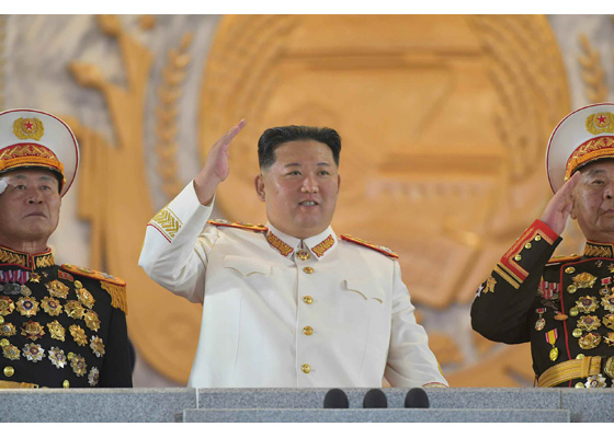 조선인민혁명군창건 90돐경축 열병식 성대히 거행