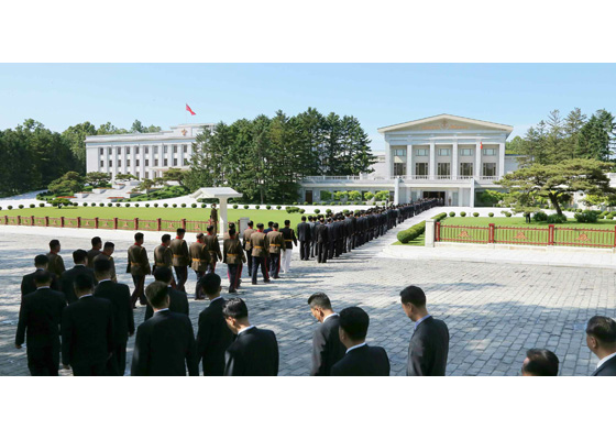 조선로동당 중앙위원회 제8기 제5차전원회의 확대회의 소집