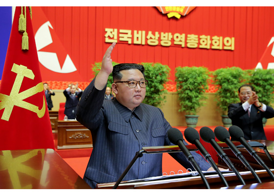 위대한 우리 인민이 쟁취한 빛나는 승리

전국비상방역총화회의 진행

경애하는 김정은동지께서 전국비상방역총화회의에서 중요연설을 하시였다