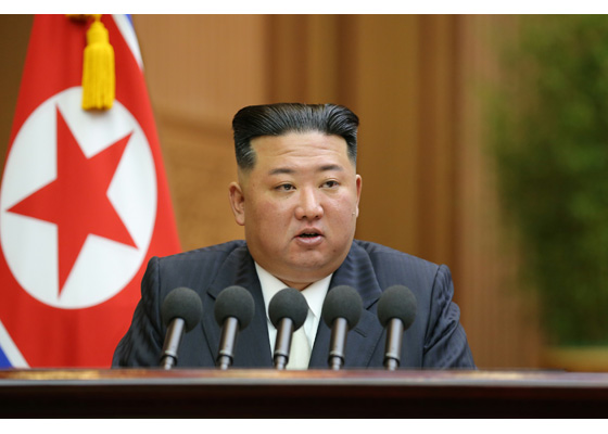 수도의 방역위기를 평정한 인민군군의부문 전투원들을 축하한다
조선인민군 군의부문 전투원들앞에서 하신 경애하는 김정은동지의 연설