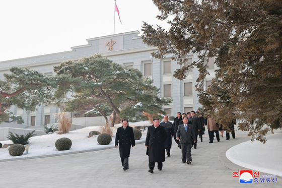 조선로동당 중앙위원회 제8기 제6차전원회의 확대회의 소집