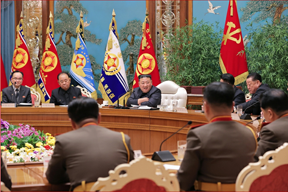 조선로동당 중앙군사위원회 제８기 제４차확대회의 진행
경애하는 김정은동지께서 군사위원회 확대회의를 지도하시였다


 