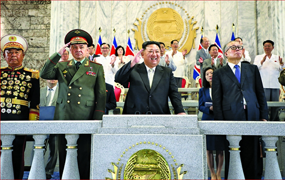 위대한 조국해방전쟁승리 ７０돐경축 열병식 성대히 거행
 