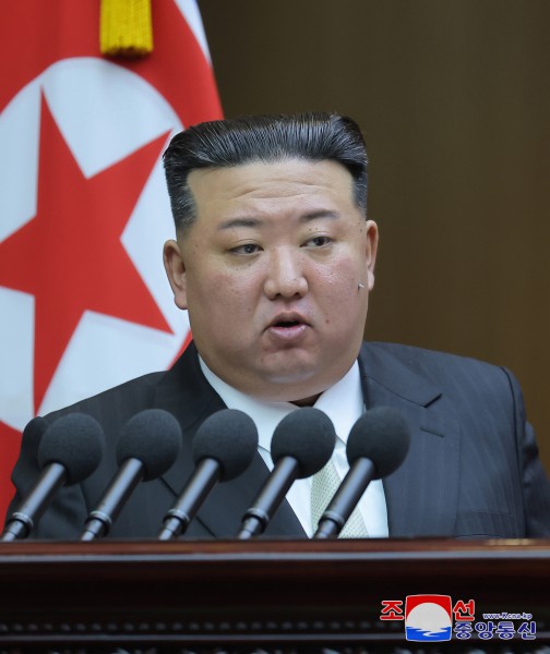 경애하는 김정은동지께서
조선민주주의인민공화국 최고인민회의
제14기 제9차회의에서 뜻깊은 연설을 하시였다