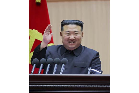 경애하는 김정은동지께서 제5차 전국어머니대회에서 강령적인 연설
《가정과 사회앞에 지닌 어머니의 본분에 대하여》를 하시였다