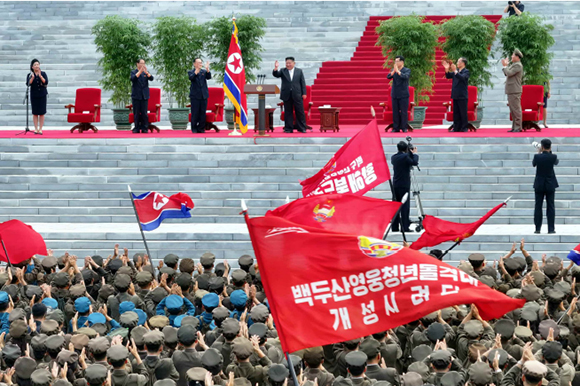 평안북도피해복구전구에 파견되는 백두산영웅청년돌격대 진출식 진행