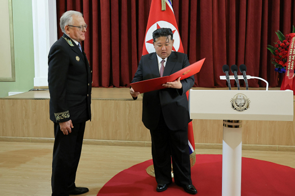조선로동당 중앙위원회, 조선민주주의인민공화국 국무위원회,
조선민주주의인민공화국 최고인민회의 상임위원회, 조선민주주의인민공화국 내각이
로씨야련방 지도부와 전체 로씨야인민에게 공동축하문을 보내였다