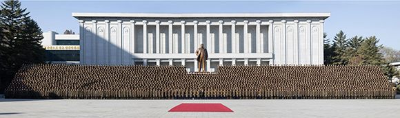 경애하는 김정은동지께서
국가안전보위기관창립 80돐에 즈음하여 국가보위성을 축하방문하시였다