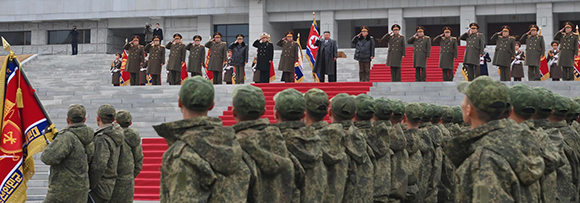 해외작전지역에서 당의 전투명령을 관철하고 귀국하는 조선인민군 공병부대 환영식 성대히 진행
